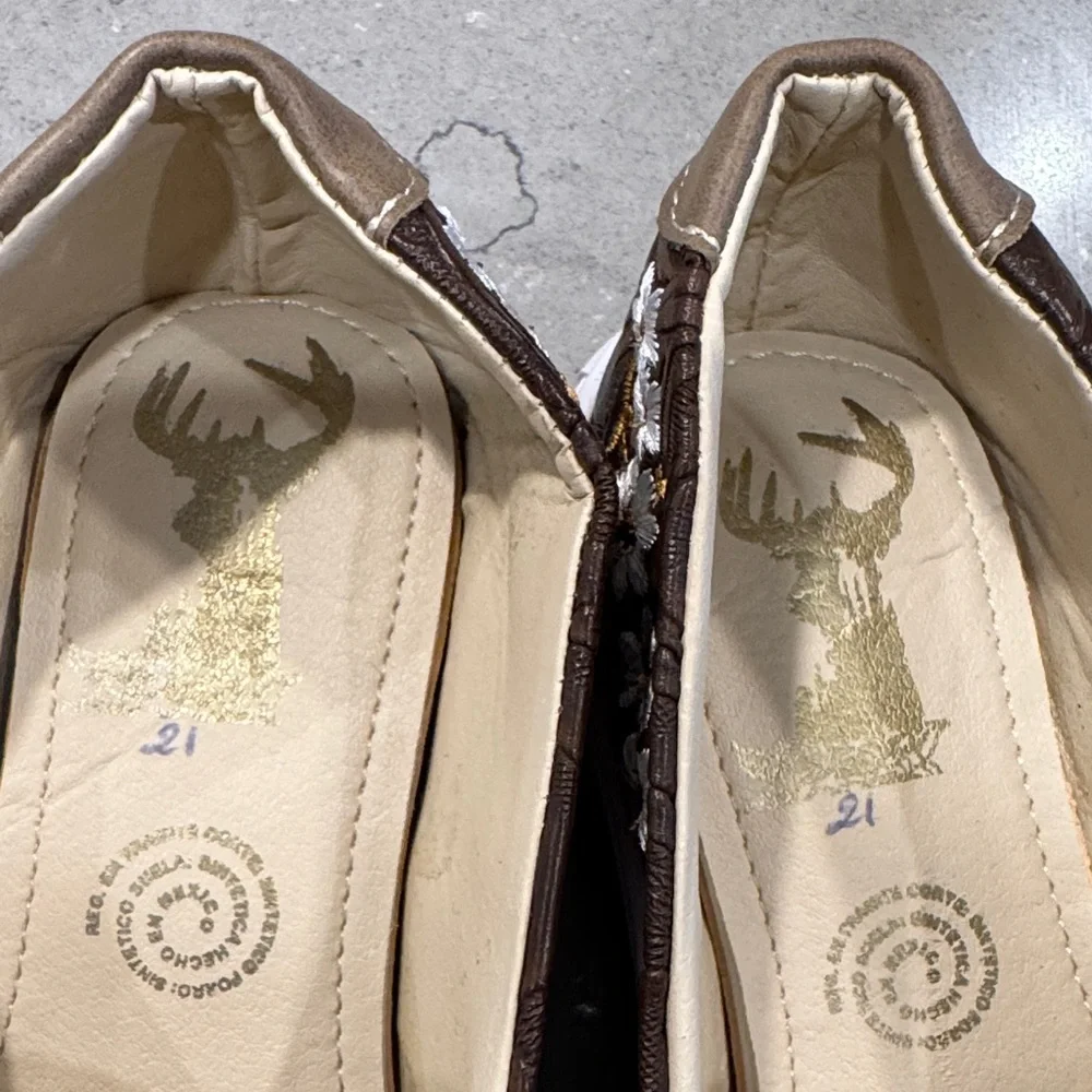 Brown Floral Embroidered Shoes Size 21